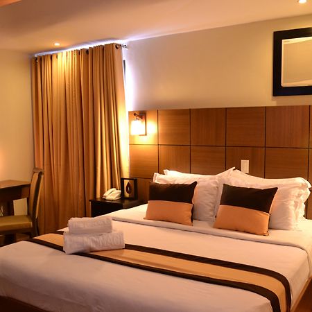 The Pinnacle Hotel And Suites Davao Luaran gambar